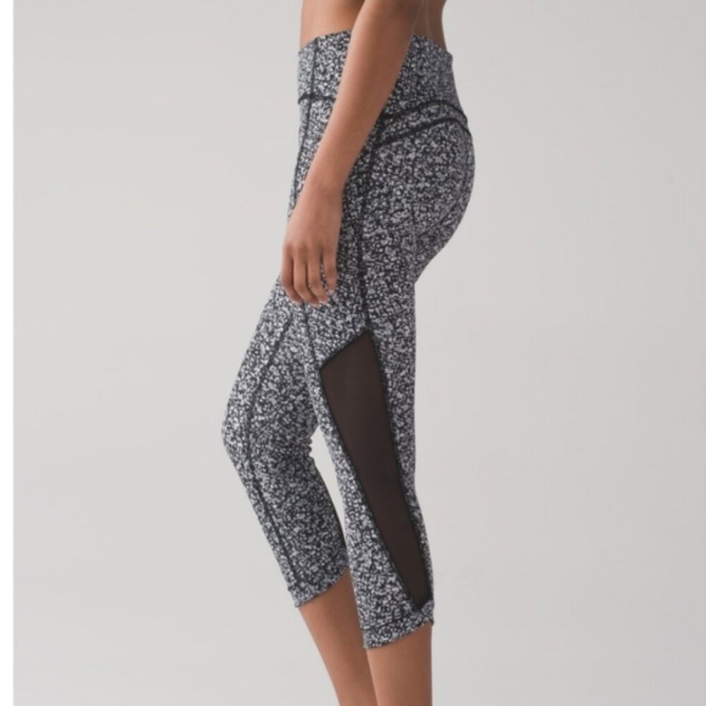 Lululemon Sole Training Daisy Dust Crop